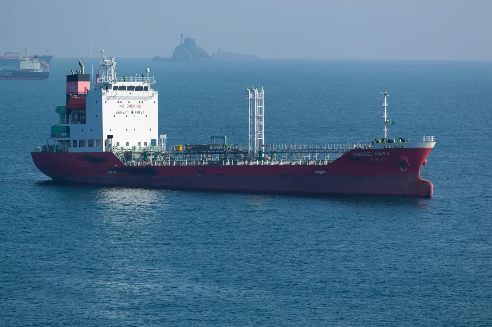Vessel alongside for ship management oversight